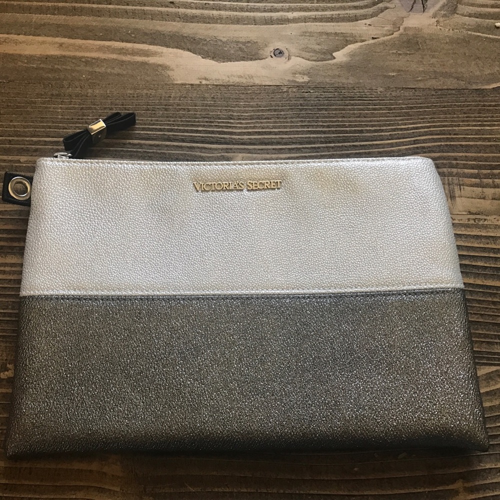 Victoria's Secret collectors make up bag