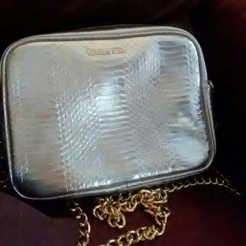 🎉Stunningly flashy Victoria Secret purse.