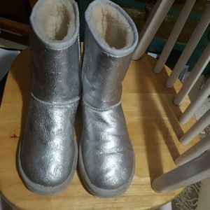 SILVER SHORT UGG BOOTS