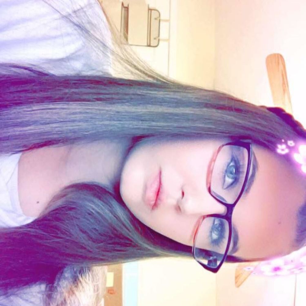 Meet your Posher, Alexis