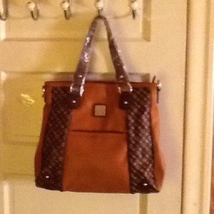 Jose Hess Handbag