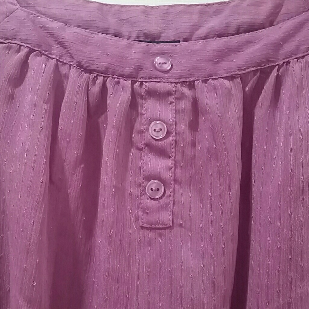 Cute Top! - Picture 4 of 4