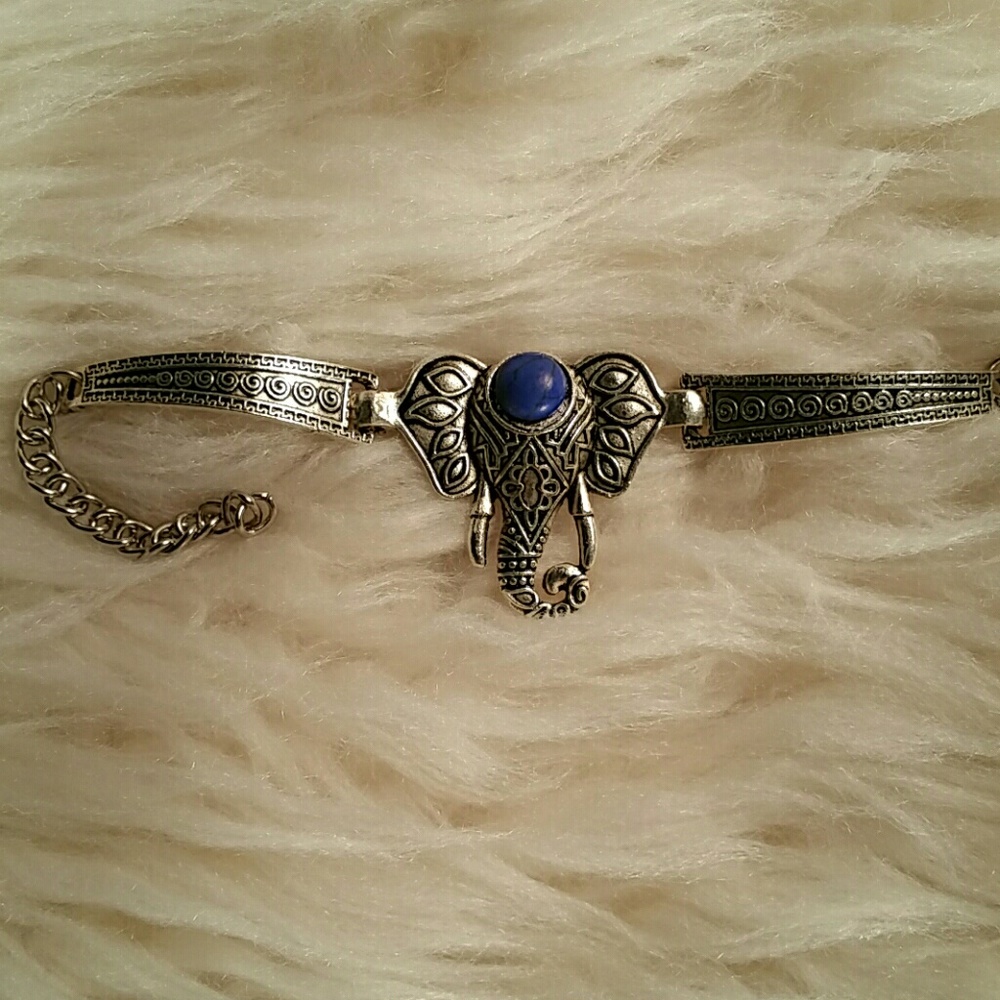 Flash Sale! Elephant Shape Gem Bracelet - Picture 1 of 4