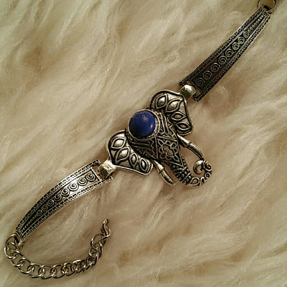 Flash Sale! Elephant Shape Gem Bracelet - Picture 3 of 4