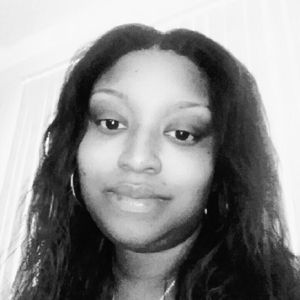 Meet your Posher, Aisha