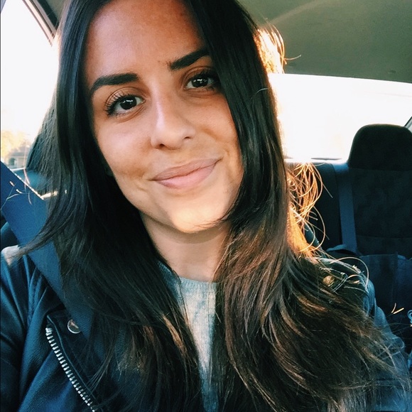 Meet Your Posher - Gab Dolceamore - Picture 3 of 4