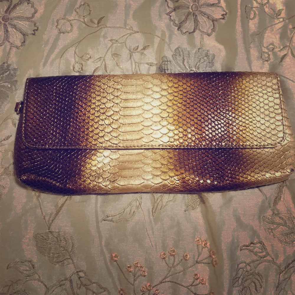 Gold clutch
