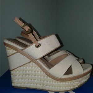 Chinese Laundry Wedges
