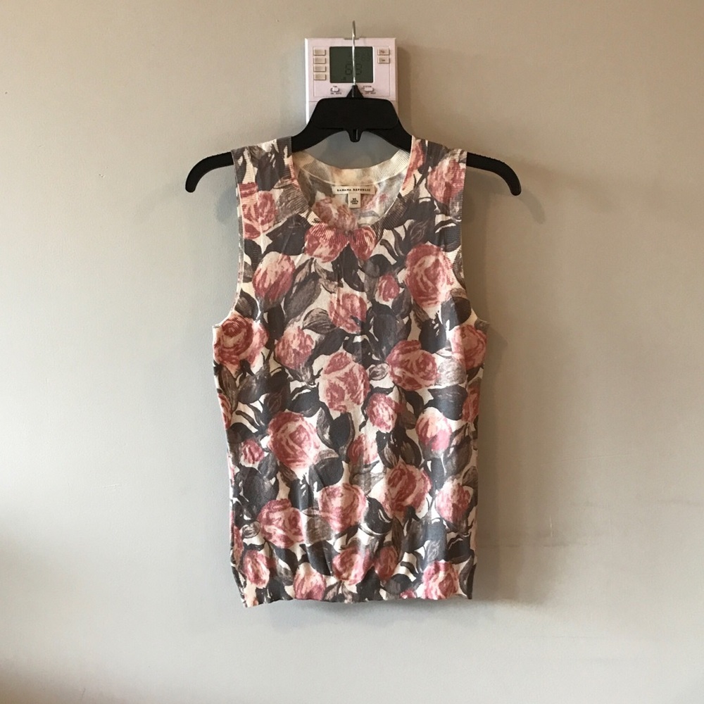 Pink floral BR sleeveless sweater -- Size xs