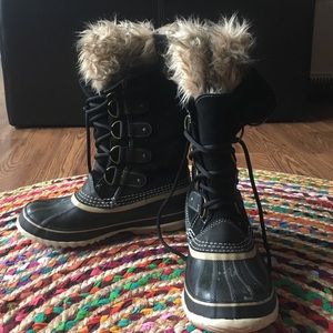 Sorel Joan of Arctic boots.