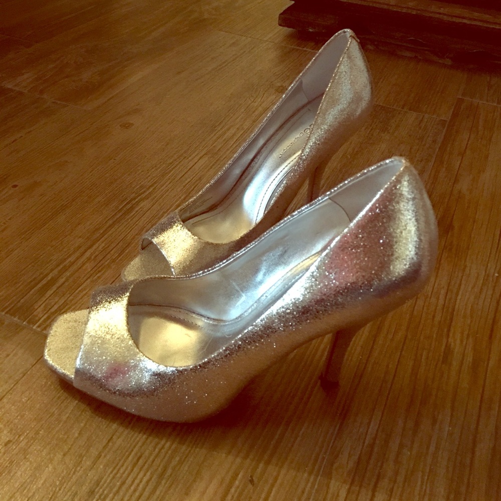 BCBG Silver glitter peep toes! Excellent condition