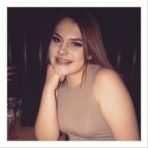 Meet your Posher, Danielle