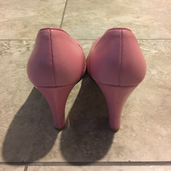 Adorable 🎀 heels - Picture 5 of 7