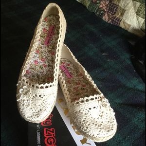 Rock & Candy Crocheted Loafer | Size 8, New In Box