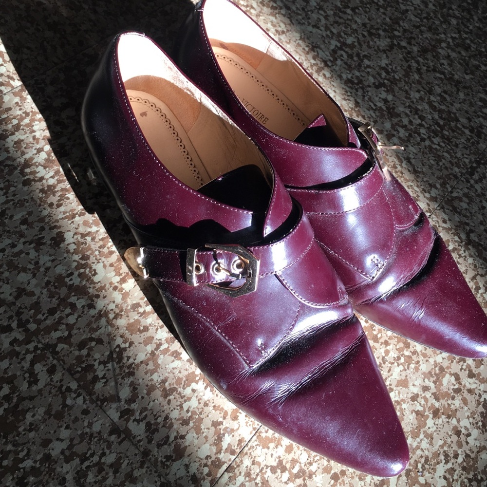 Pointy shoes