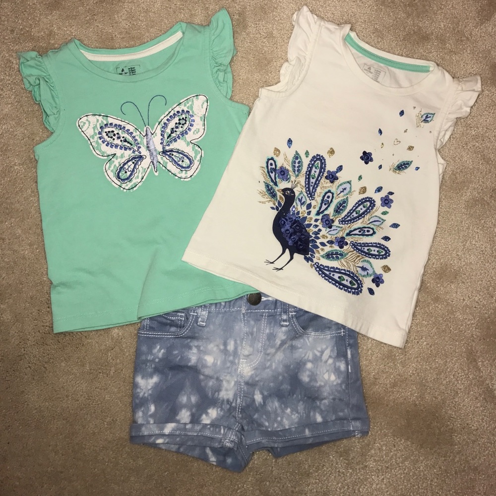 Toddler Girls Gap Bundle: 2 shirts, 1 shorts