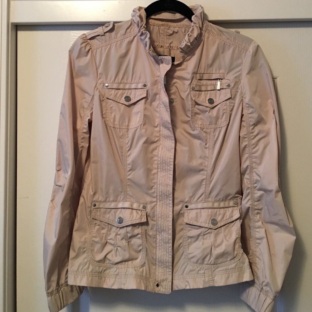 Lightweight nylon jacket