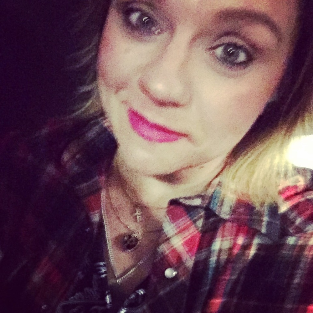 Meet your Posher, Crystal