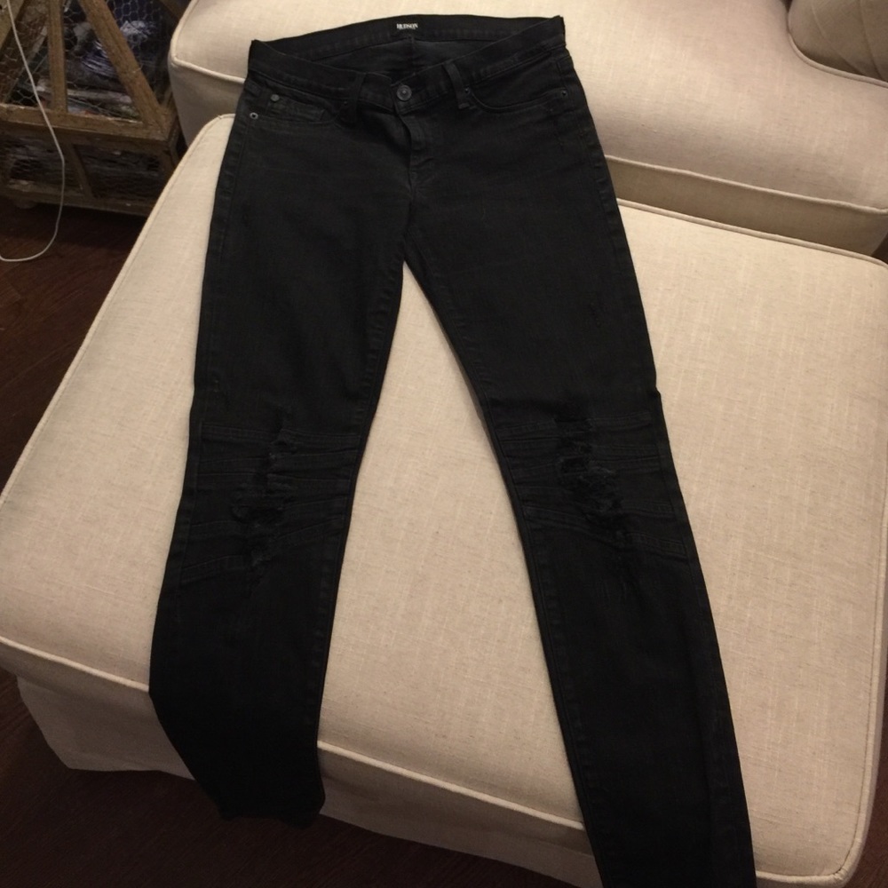 Krista Hudson skinny black jeans with distress