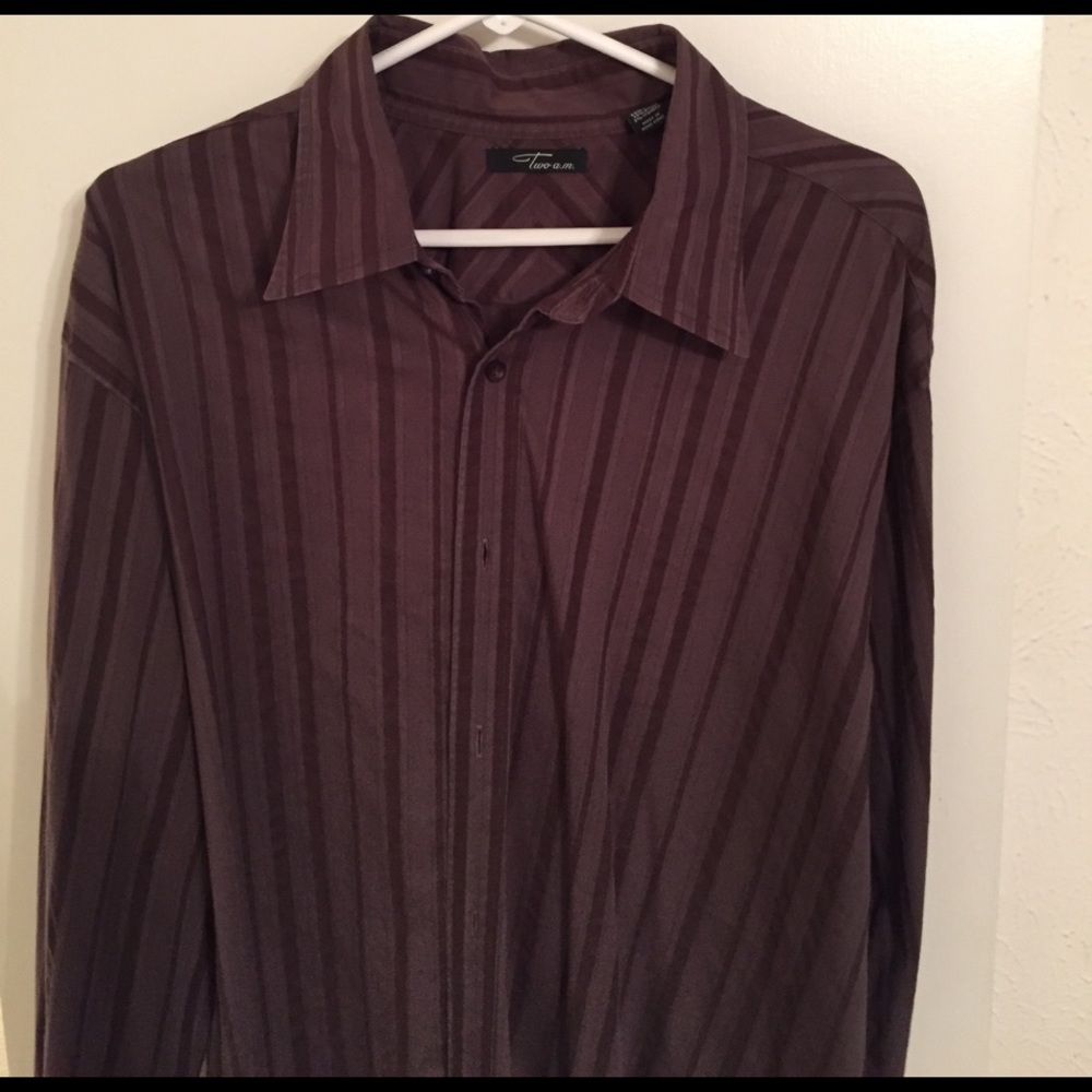 2XL Two am brown long sleeve button down.