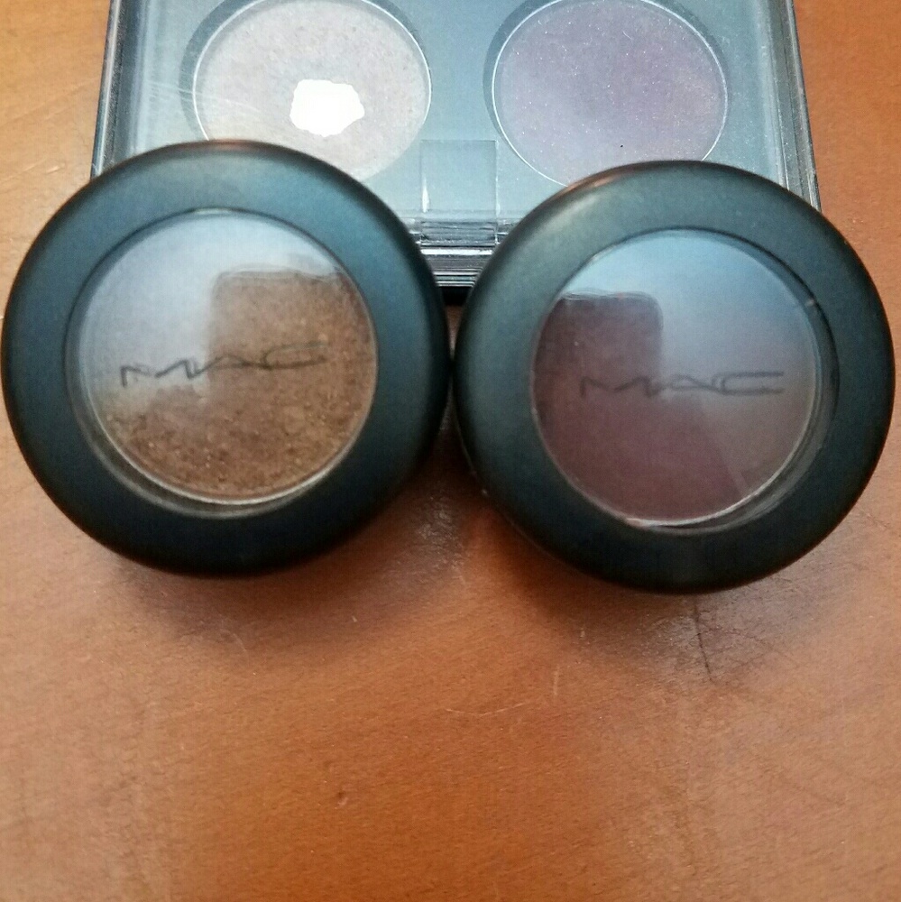 Authentic Barely Used MAC Eyeshadow's  (set of 2)