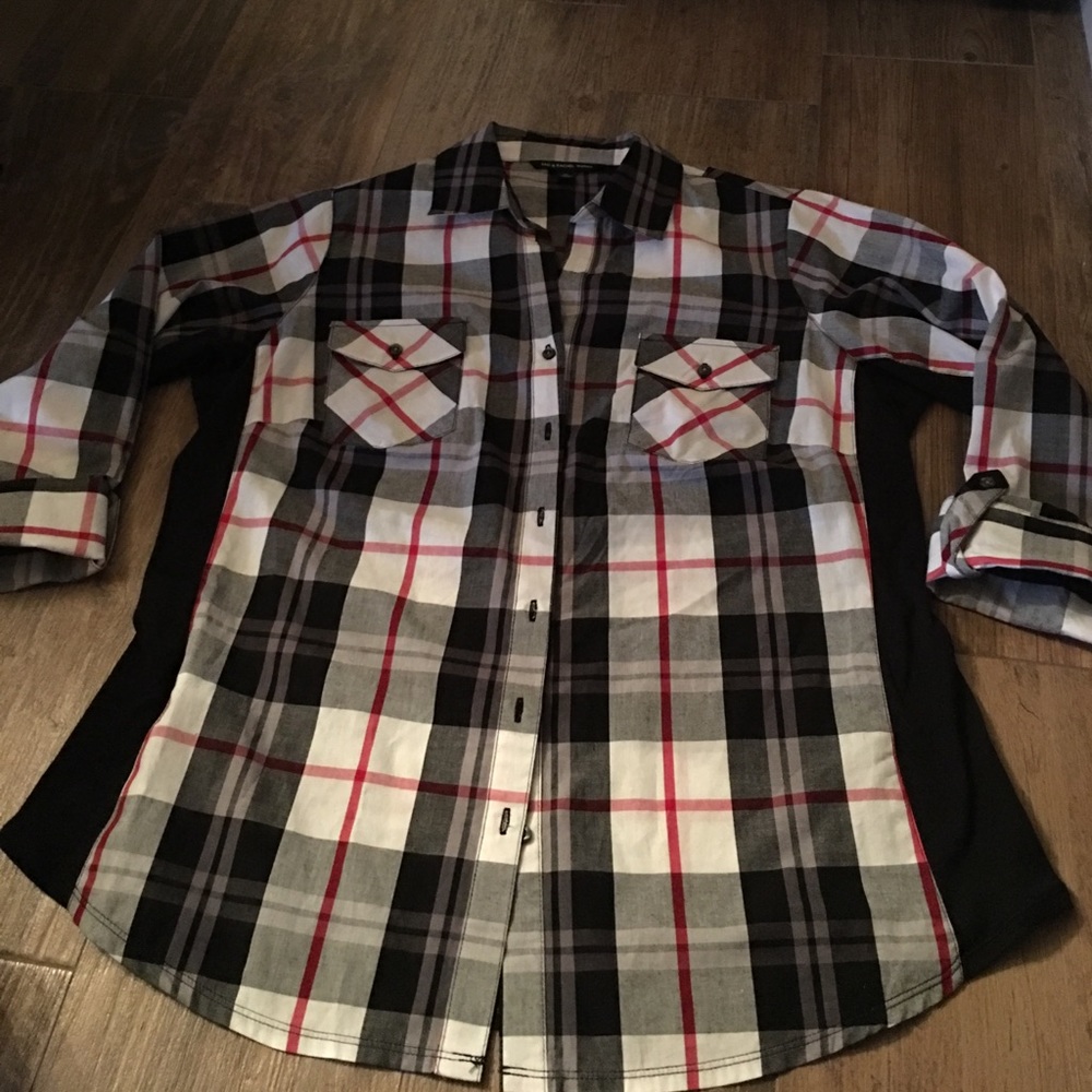 Precious plaid shirt!