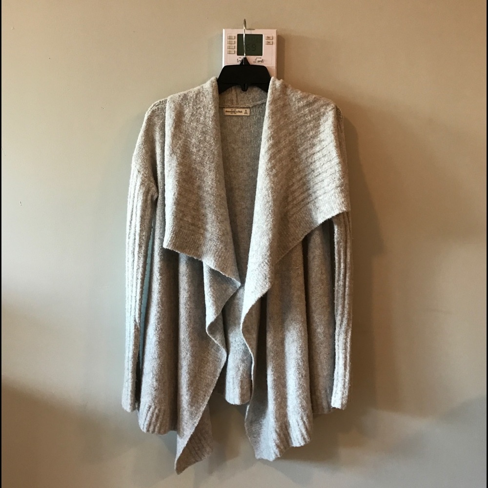 Soft light gray Abercrombie sweater -- Size xs