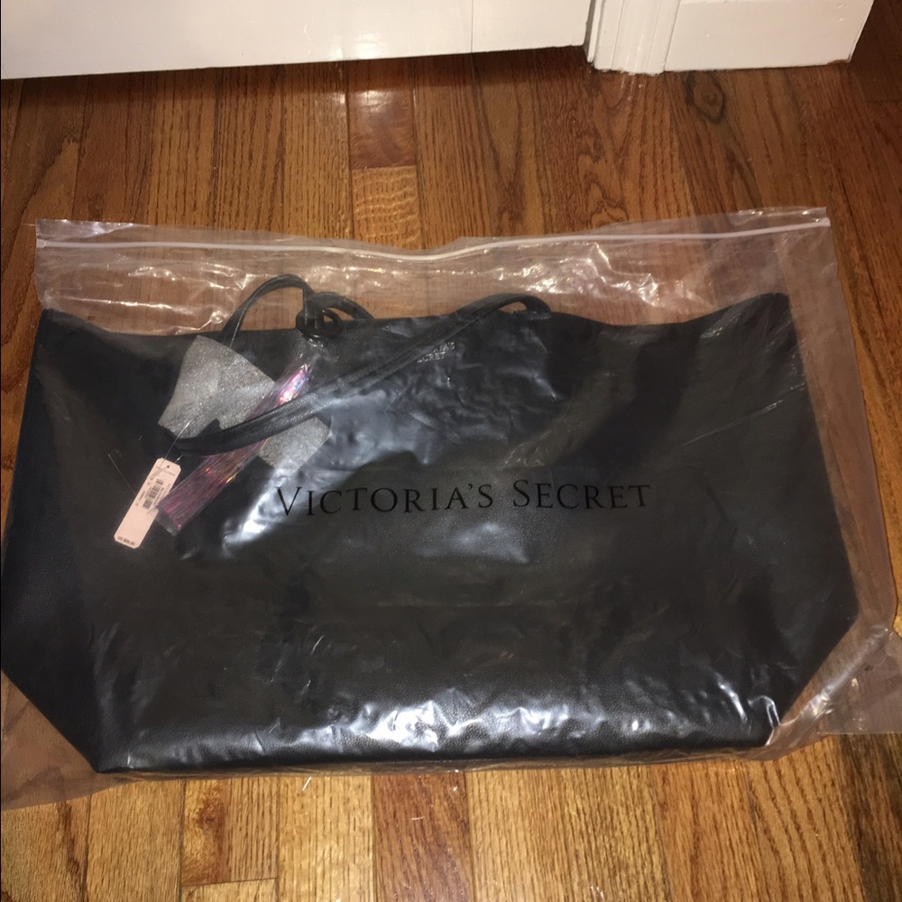 NWT Black VS large tote bag
