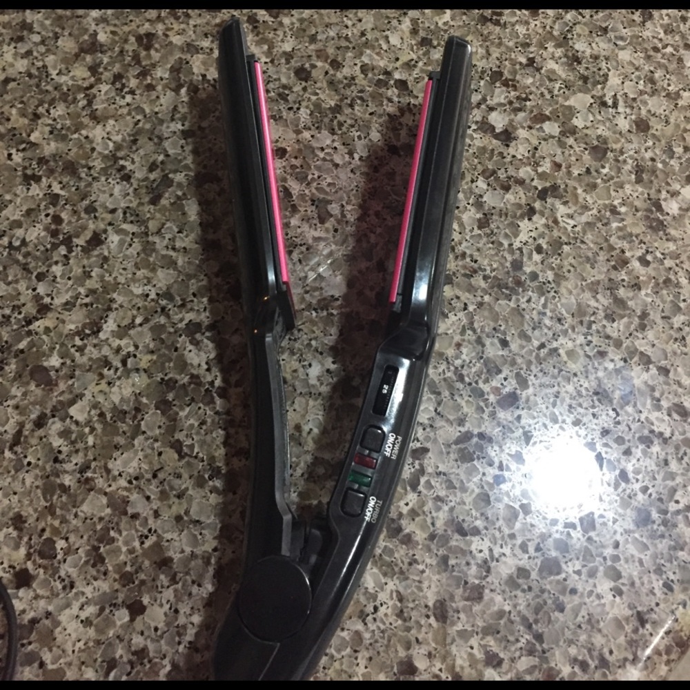 Hair straightener