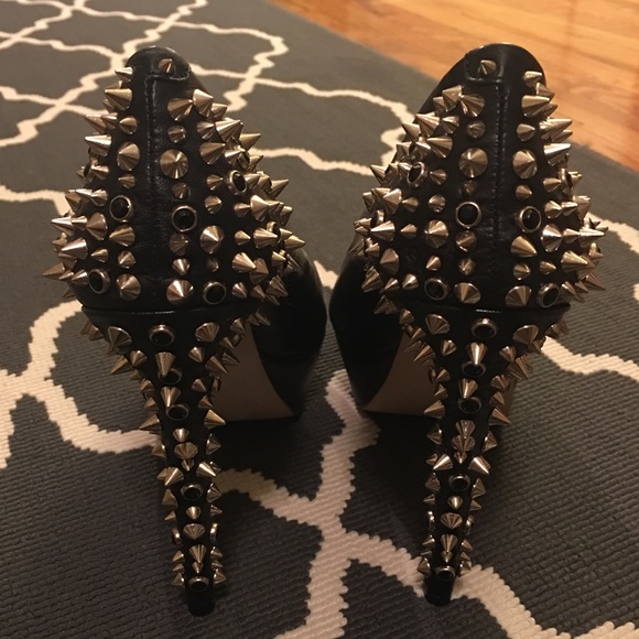 Saks Fifth Avenue Stud Hayden Pump - Picture 3 of 7