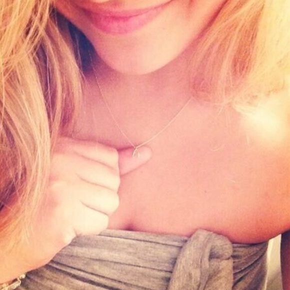  Cute Dainty Wish Bone necklace in color GOLD - Picture 3 of 6