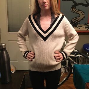 Detailed knit v-neck sweater