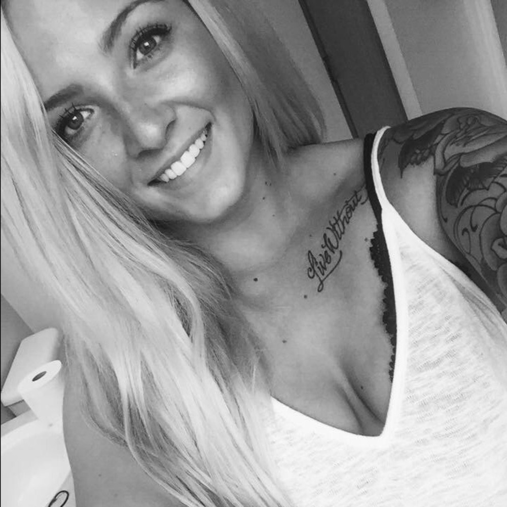 Meet your Posher, Courtney