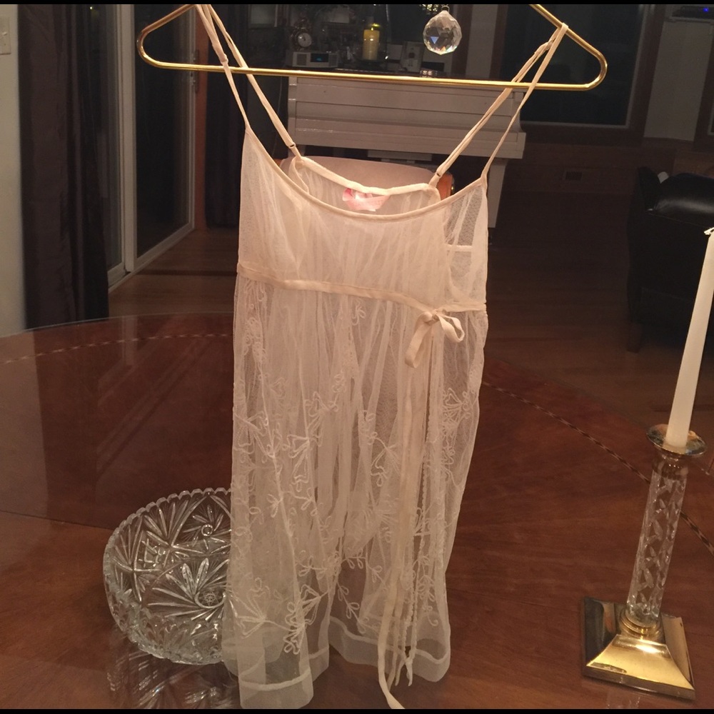 Victoria Secret white embroidered nighty!