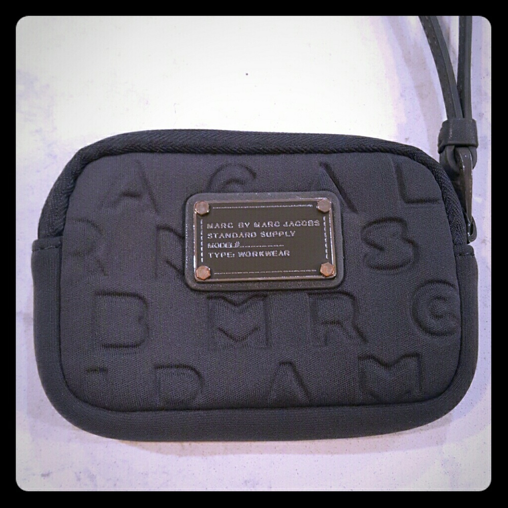[ Marc by Marc Jacobs]  Grey wristlet