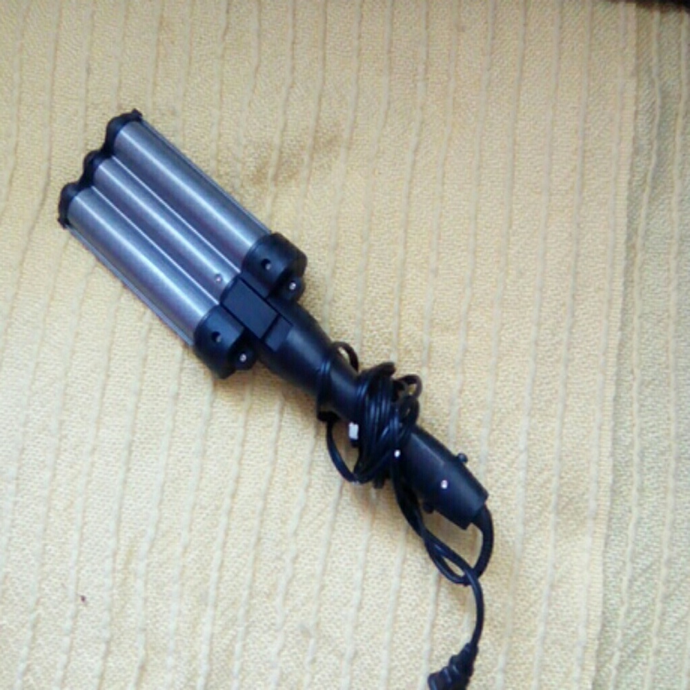 Wave maker, never used.