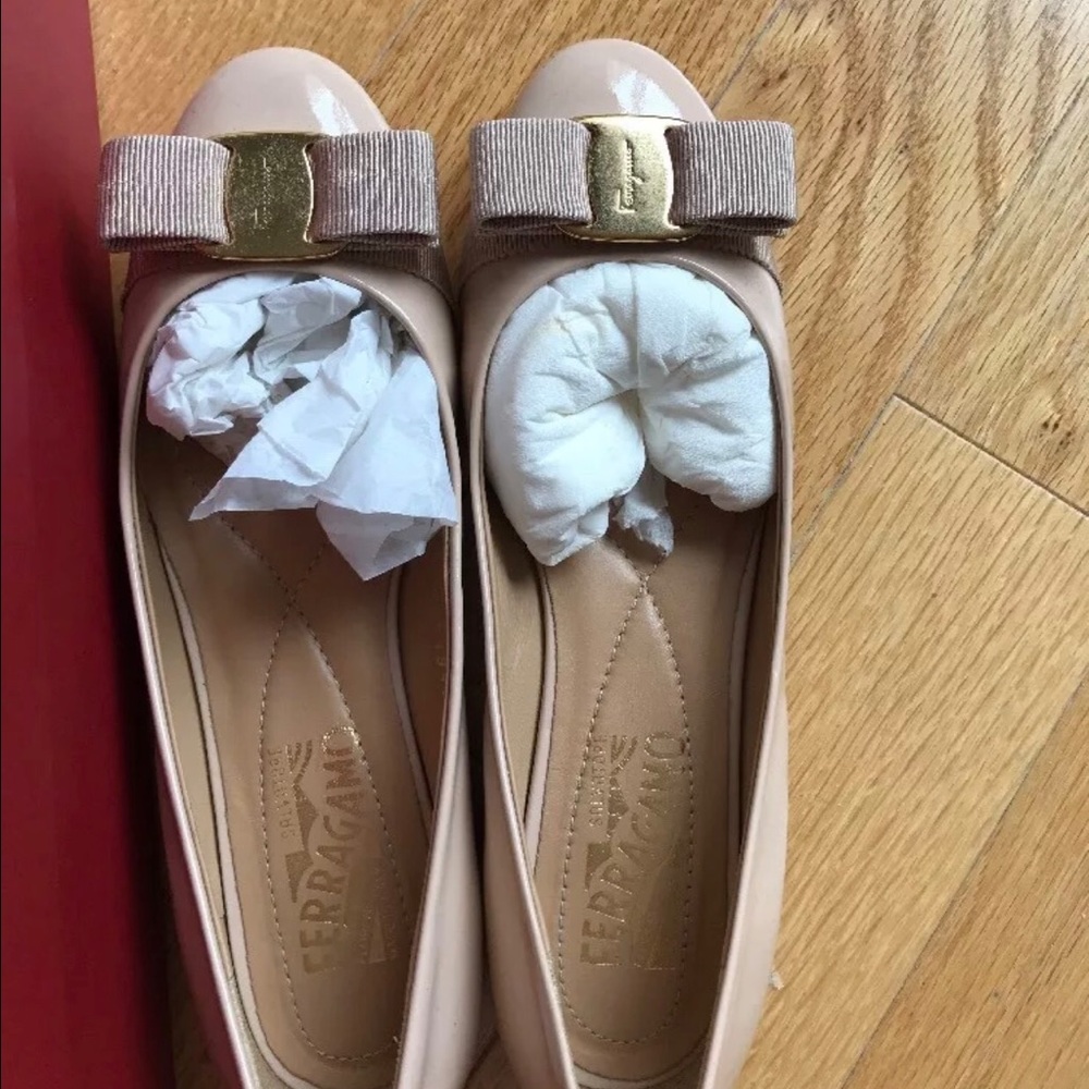 Final Sale! Salvatore Ferragamo Varina Flats