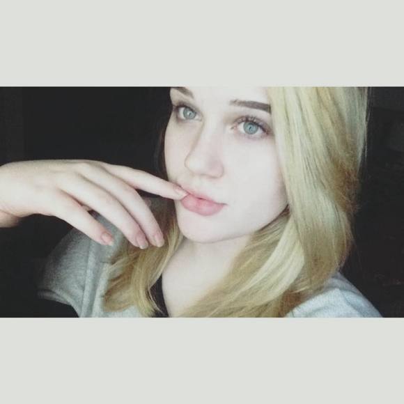 Meet your Posher, Kayleigh - Picture 1 of 1