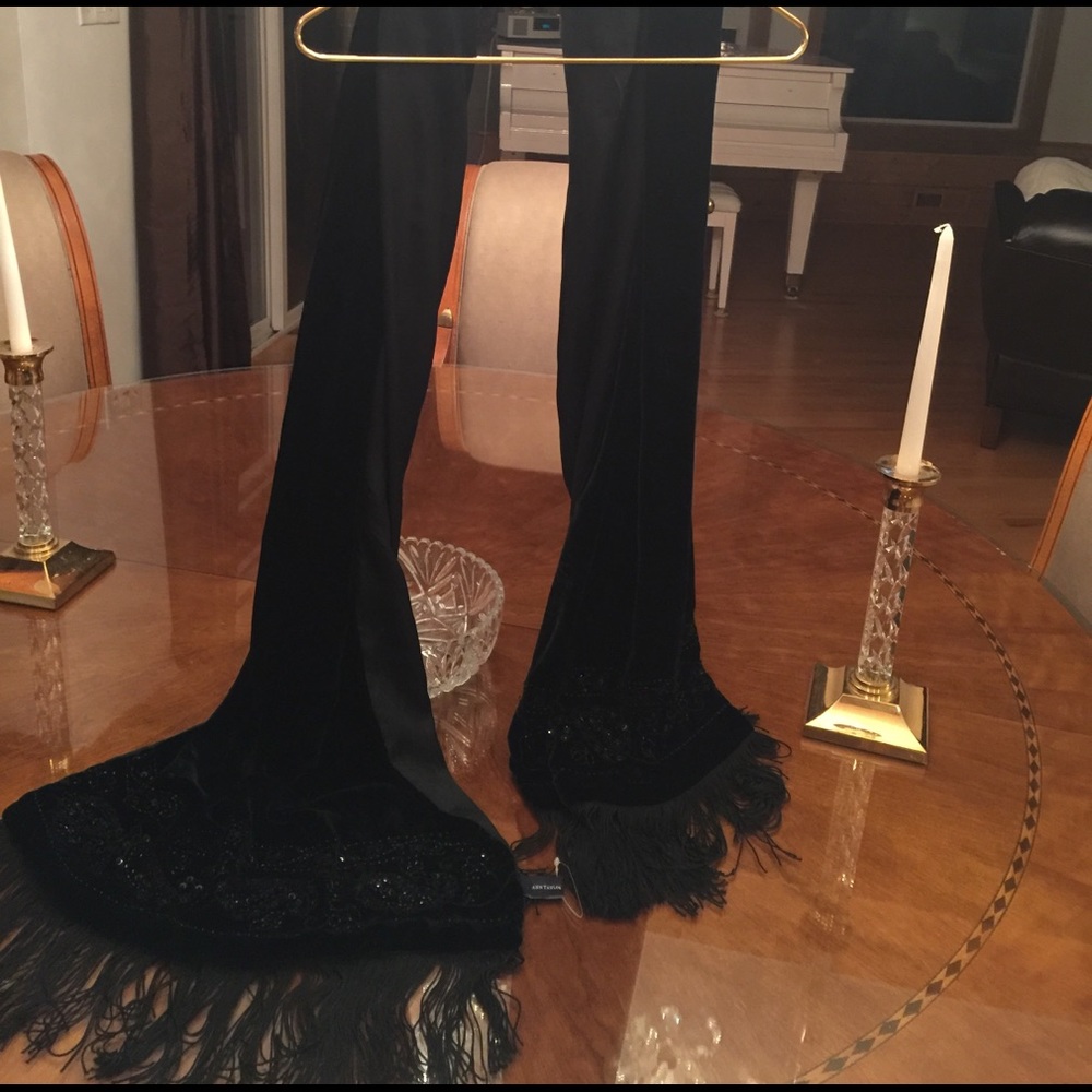 Ann TAYLOR Black Velvet Sequence Scarf