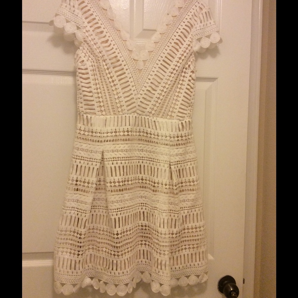 Beautiful White lace dress!