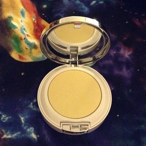 Clinique redness solutions pressed powder