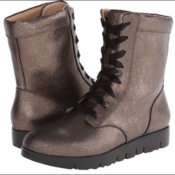 Tsubo Shoes - TSUBO Women's Emilee Metalic Crackle Boot