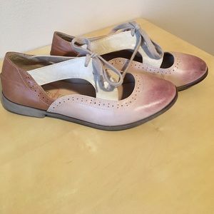 Lace up Oxford shoes