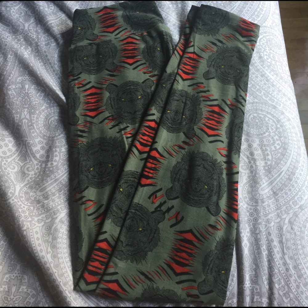LuLaRoe Tiger Leggings OS NWT