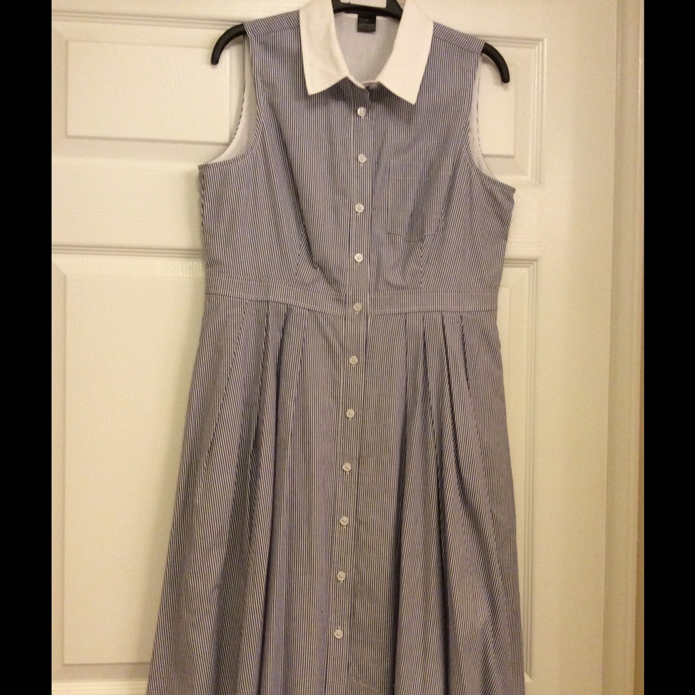 Cute white and blue dress strip dress!