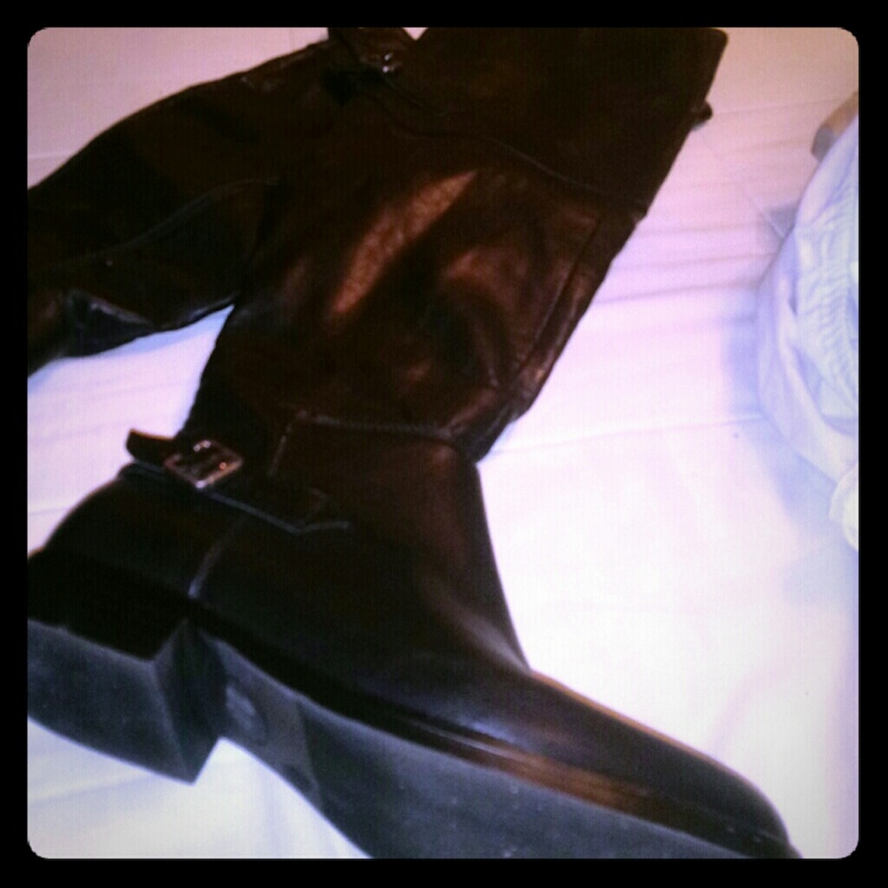 Last Chance! Knee high black boots - Picture 1 of 4