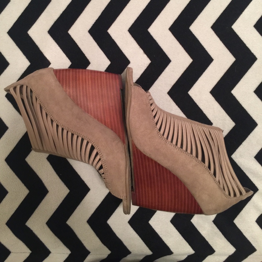 MIA Malibu strappy wooden heal wedges