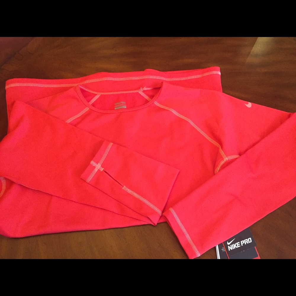 Ladies Nike Pro L/S Dri-fit. XL