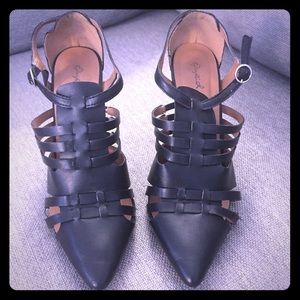 Beautiful caged heels size 8