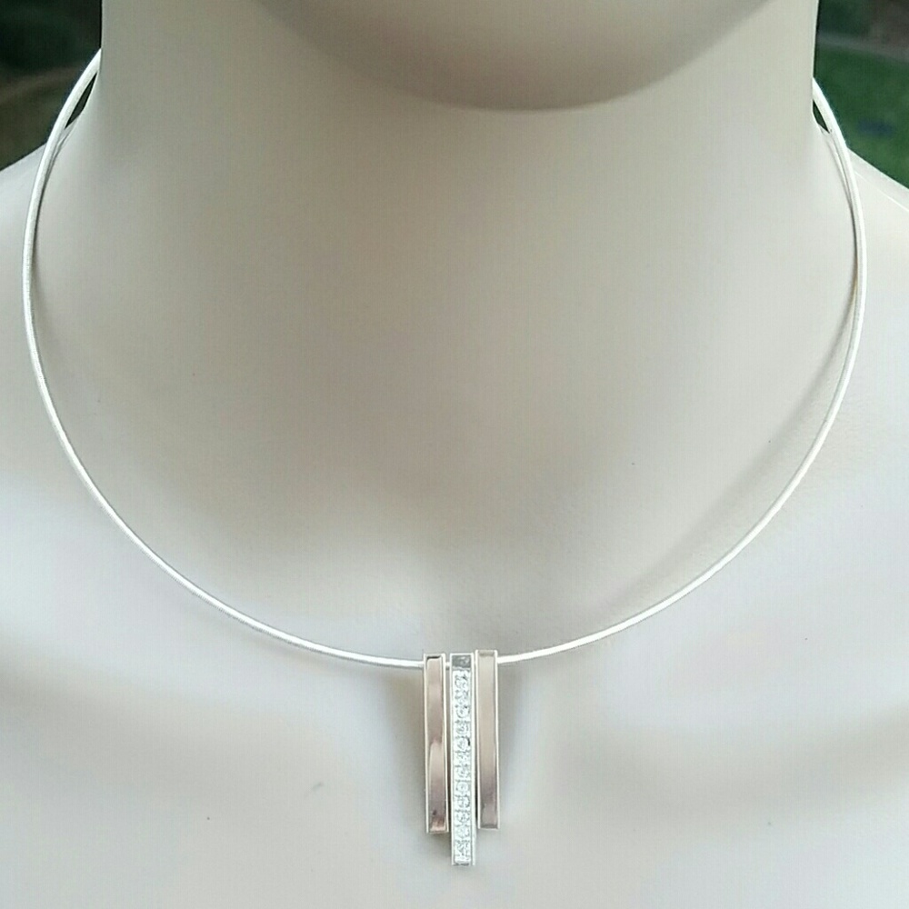 Pretty Silver Choker Necklace